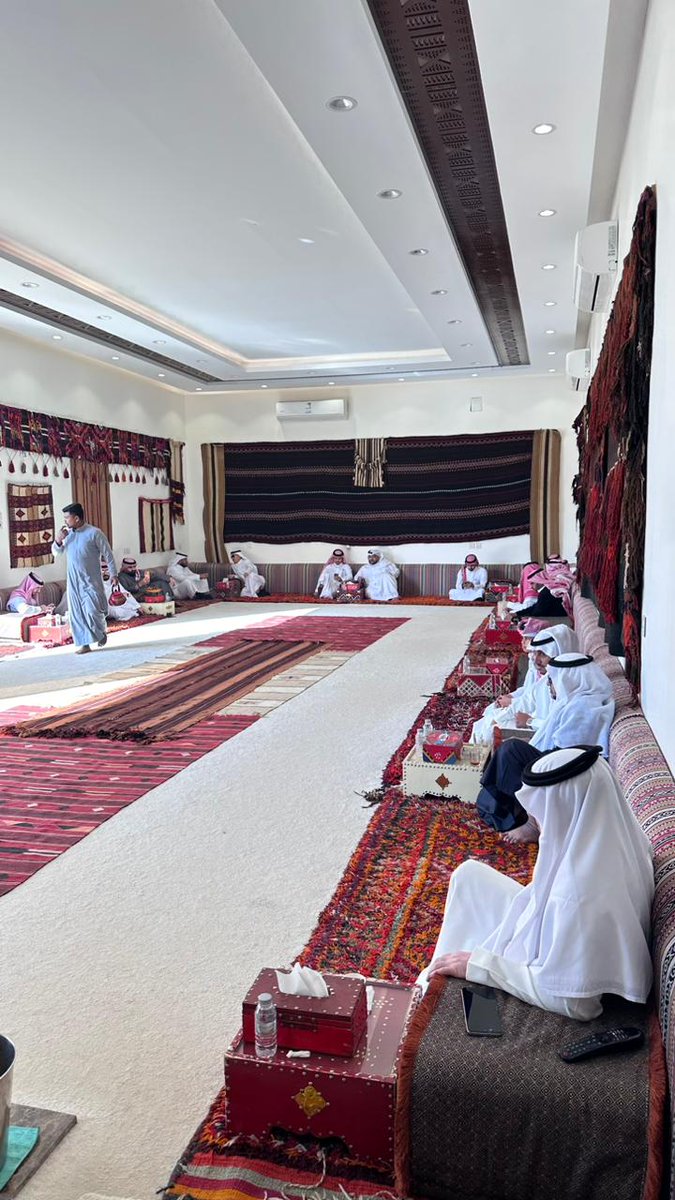 أَخُوصِيْتَه tweet media