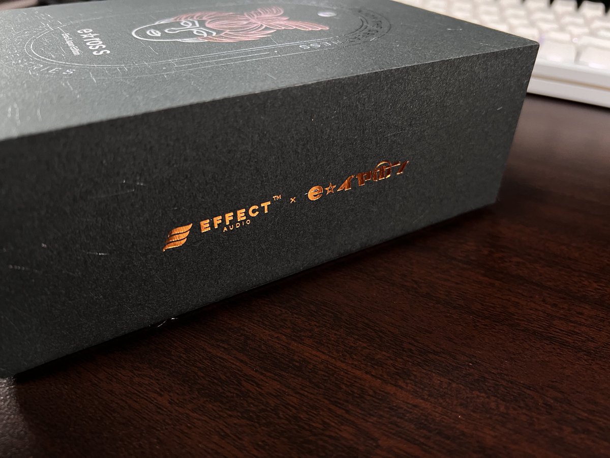 AkairoAudio's tweet photo. 楽しみにしてたやつが届いた
e⭐︎イヤホン × EFFECT AUDIO
e☆ros s
#EffectAudio #eイヤホン https://t.co/PS003hc07v