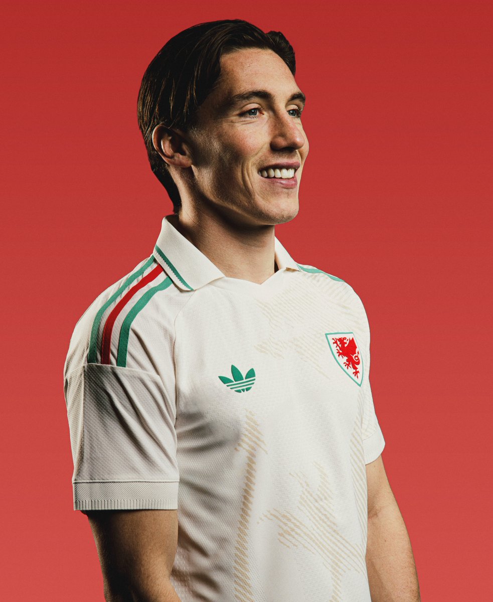 FourFourTwo tweet media