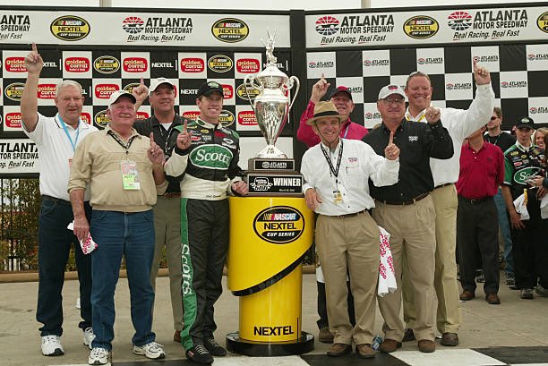row_racing's tweet image. Carl Edwards - (3/20/2005)
#GoldenCorral500 🏁 #CousinCarl
#FirstTimeWinner