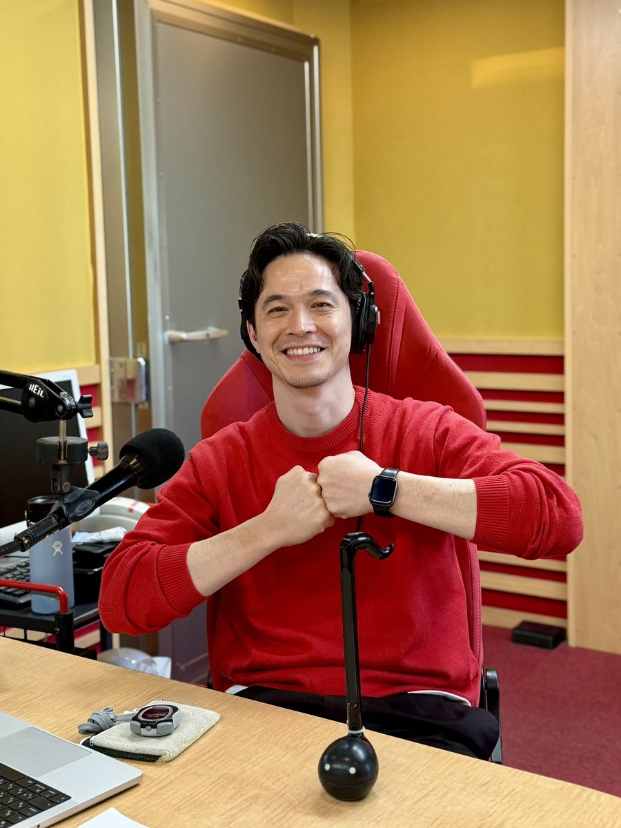 kelly_ryusuke's tweet image. 今週も@countdown807 生放送お聴き頂きありがとうございました🙏🏻📻今週の1位は これで2週連続の #嵐 “#Five”でした🥇#藤井風 “#MyPlace”は今週7位に初登場🆕来週のチャートもお楽しみに😉来週は僕がお休みで重田優平さんが再び番組を担当してくれます👓🎤それでは皆様良い週末を🦕✨#カウント807