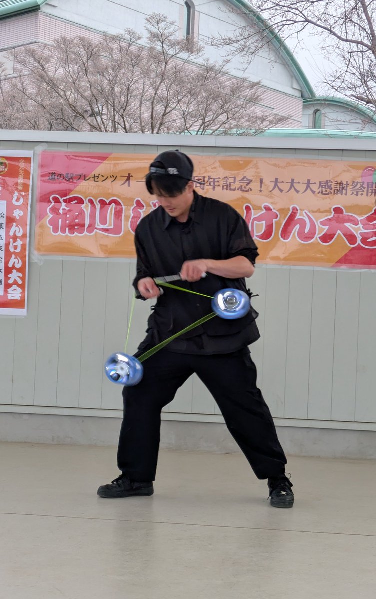 megkaito's tweet photo. 雨降って気温低くて寒いのに
時雨さんがつくる空気はあたたかい
関東に来てくれて
ありがとうございます

時雨さんのパーカーかわいい。 https://t.co/1L6jLKRH2s