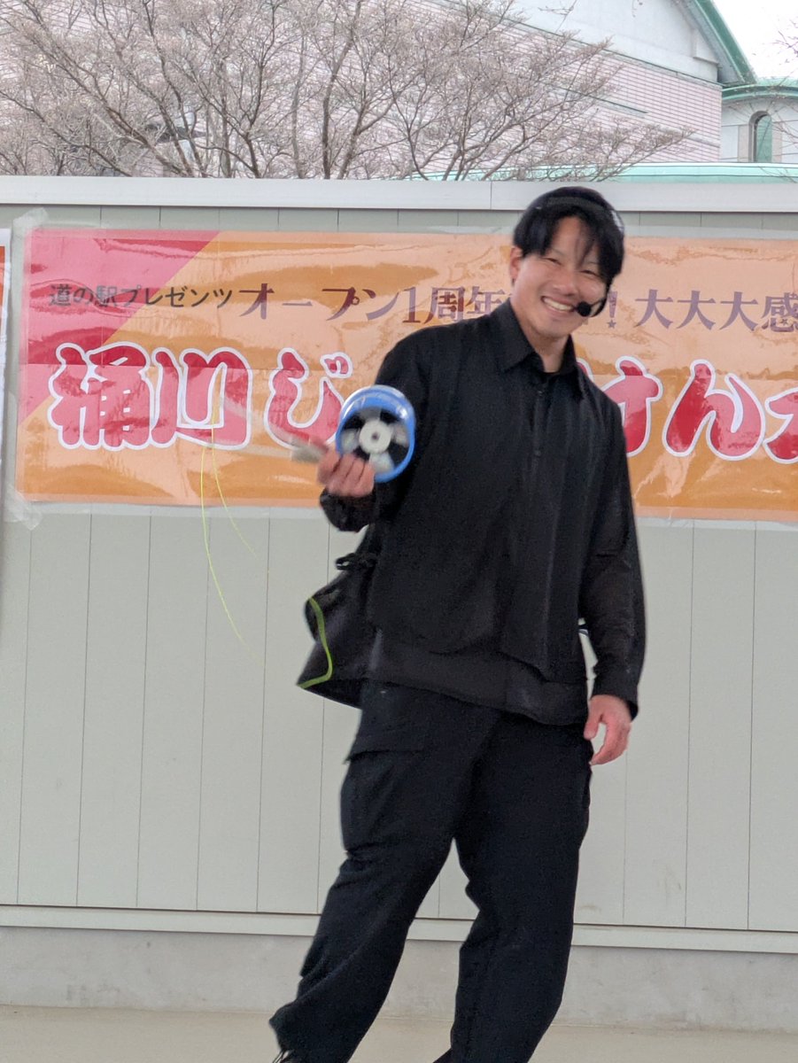 megkaito's tweet photo. 雨降って気温低くて寒いのに
時雨さんがつくる空気はあたたかい
関東に来てくれて
ありがとうございます

時雨さんのパーカーかわいい。 https://t.co/1L6jLKRH2s