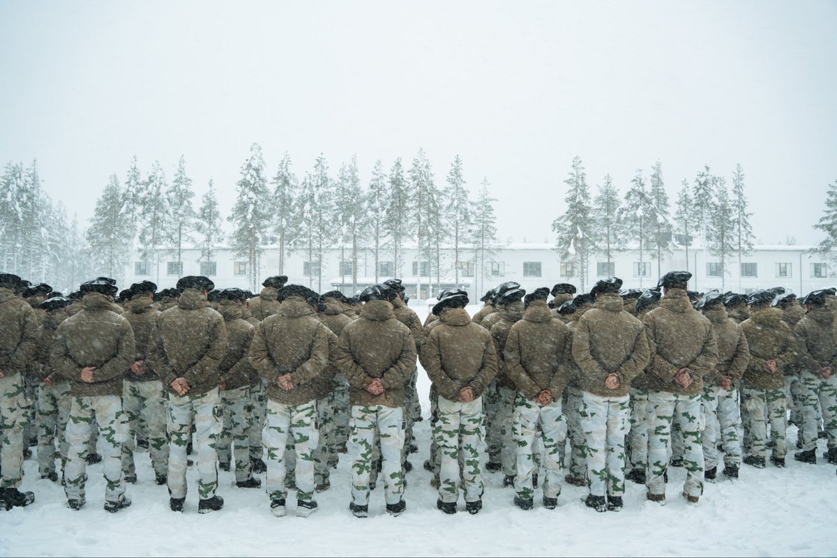 27eBCA_officiel's tweet photo. À l’aube de #CORE26, le colonel Adrien Chantrel, commandant le GTIA 🇫🇷🇮🇹 ARCTIC TIGER, s’adresse à ses troupes avant le début de la manœuvre.
Un environnement arctique particulièrement exigeant, qui plonge immédiatement le GTIA dans la réalité de ce qui l’attend. https://t.co/zv26M2x1at
