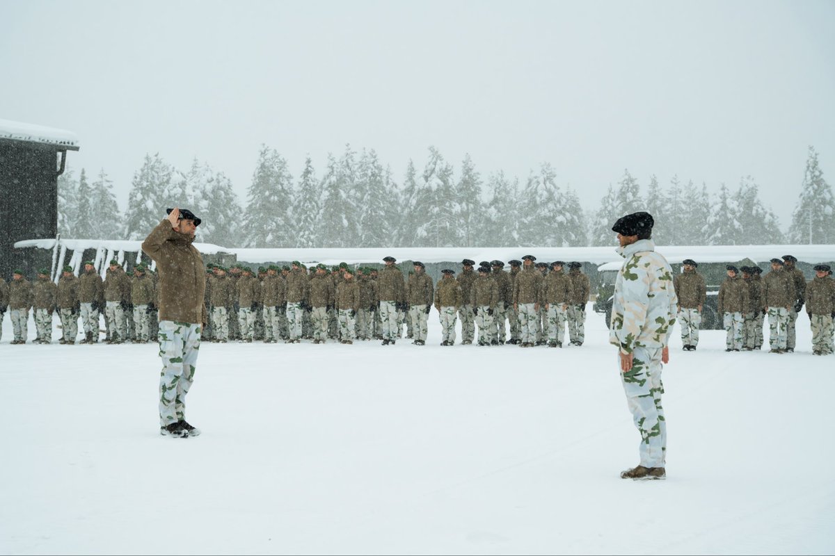 27eBCA_officiel's tweet photo. À l’aube de #CORE26, le colonel Adrien Chantrel, commandant le GTIA 🇫🇷🇮🇹 ARCTIC TIGER, s’adresse à ses troupes avant le début de la manœuvre.
Un environnement arctique particulièrement exigeant, qui plonge immédiatement le GTIA dans la réalité de ce qui l’attend. https://t.co/zv26M2x1at