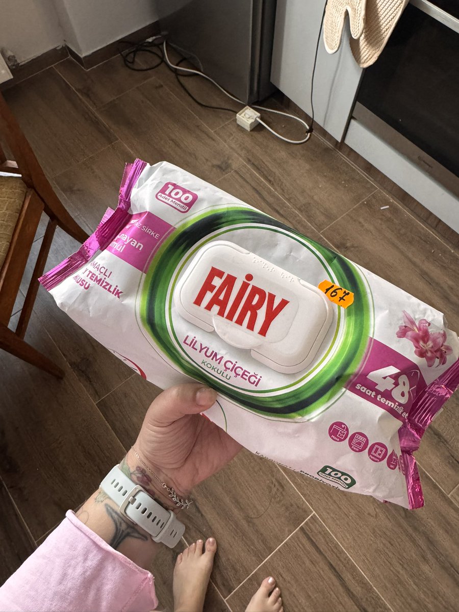 Poison Ivy tweet media