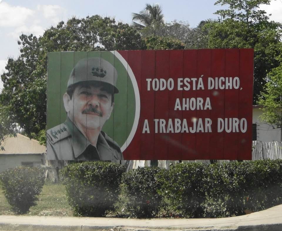 Lo dice un tipo que nunca ha doblado el lomo en su vida, que se pasó todo el tiempo en la Sierra Maestra detrás de los machos para verlos desnudos, que se casó con la rata de Vilma Espín cuando era evidente que se vería muy mal que Fidel Castro tuviese un hermano maricón y