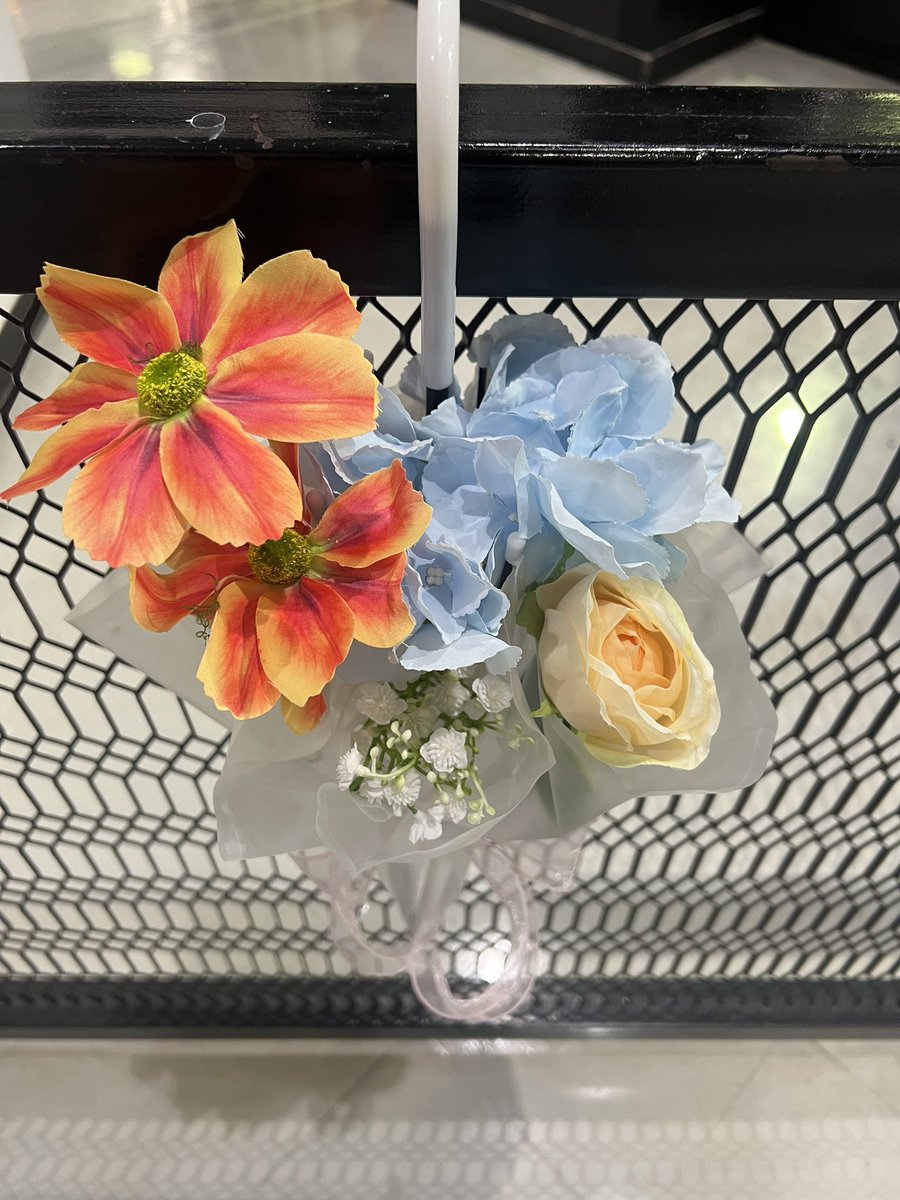 จุ้บส์ ์ tweet media