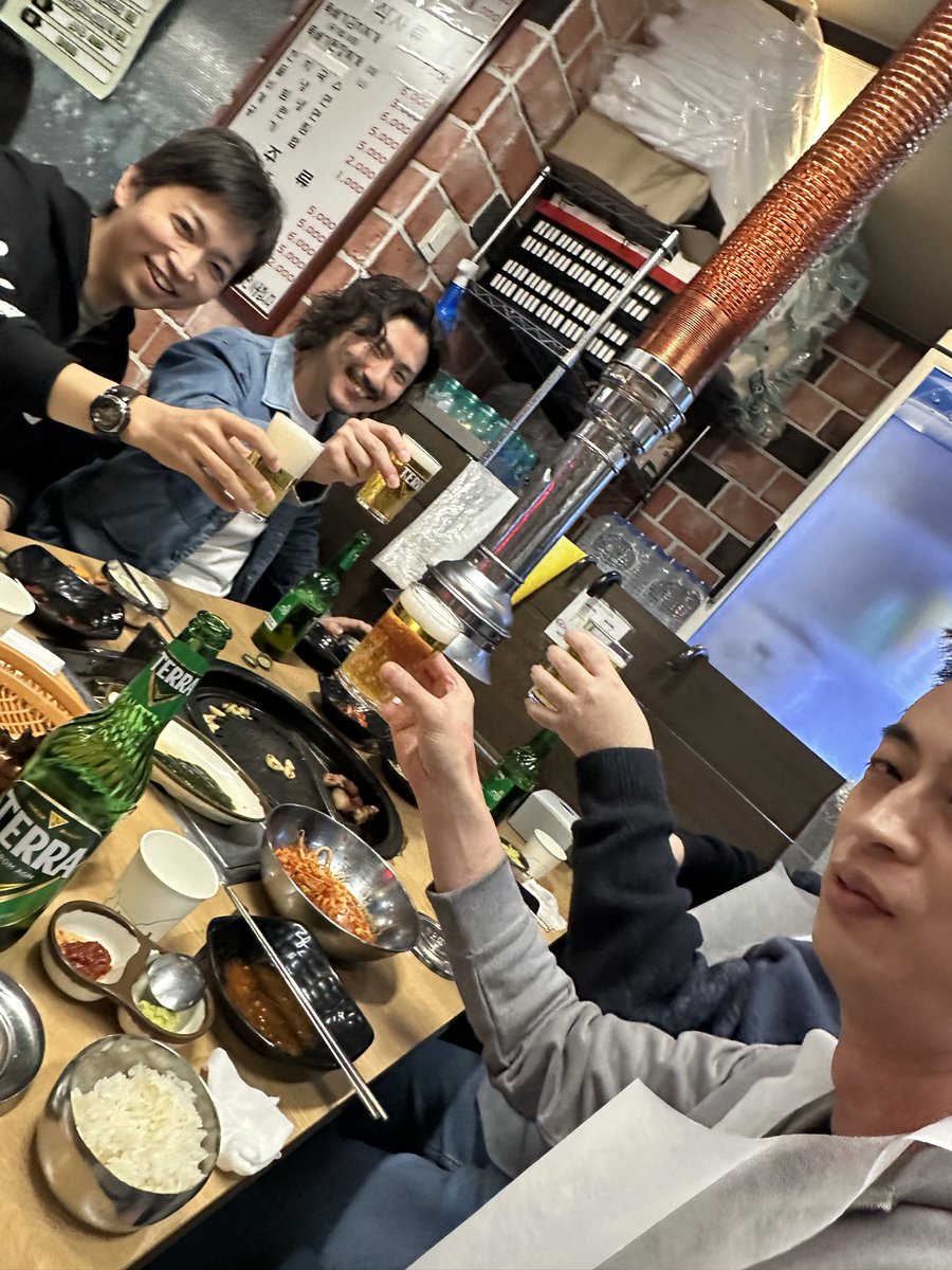 せなる tweet media