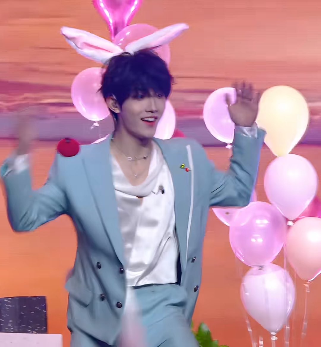 pw4822's tweet photo. น้องซูแต่งเป็นกาตุ่ยมิ้สิ้นละลูก🐰🤏🏻💖😭 https://t.co/F1Skm6jIxi