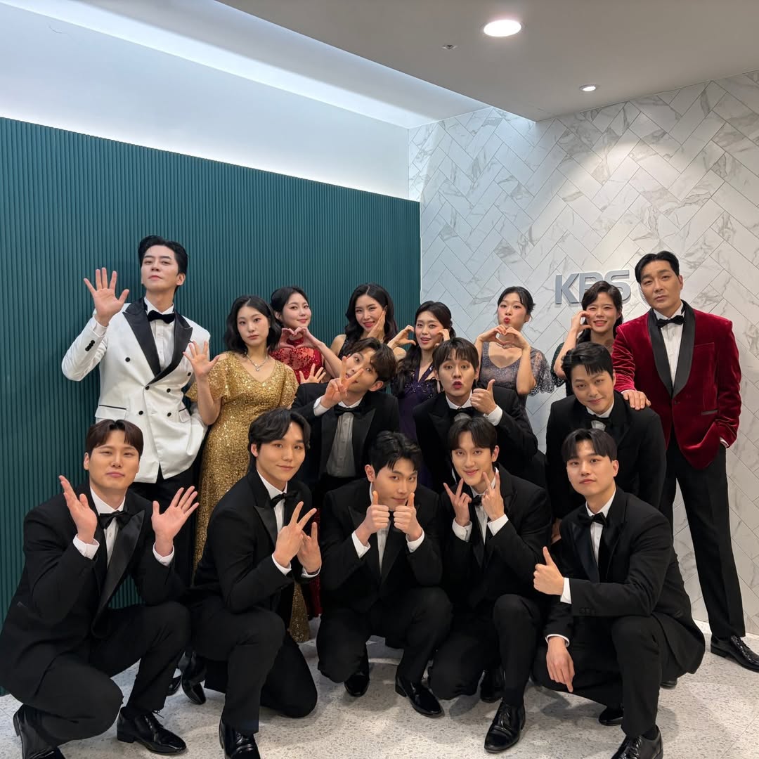 신성록 쓸데없는 정보봇 tweet media