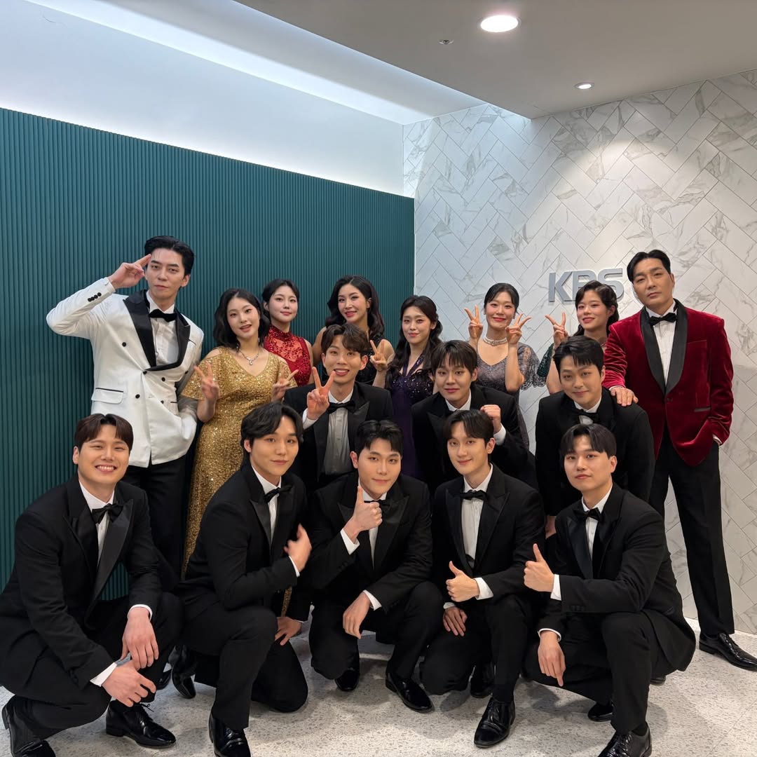 신성록 쓸데없는 정보봇 tweet media