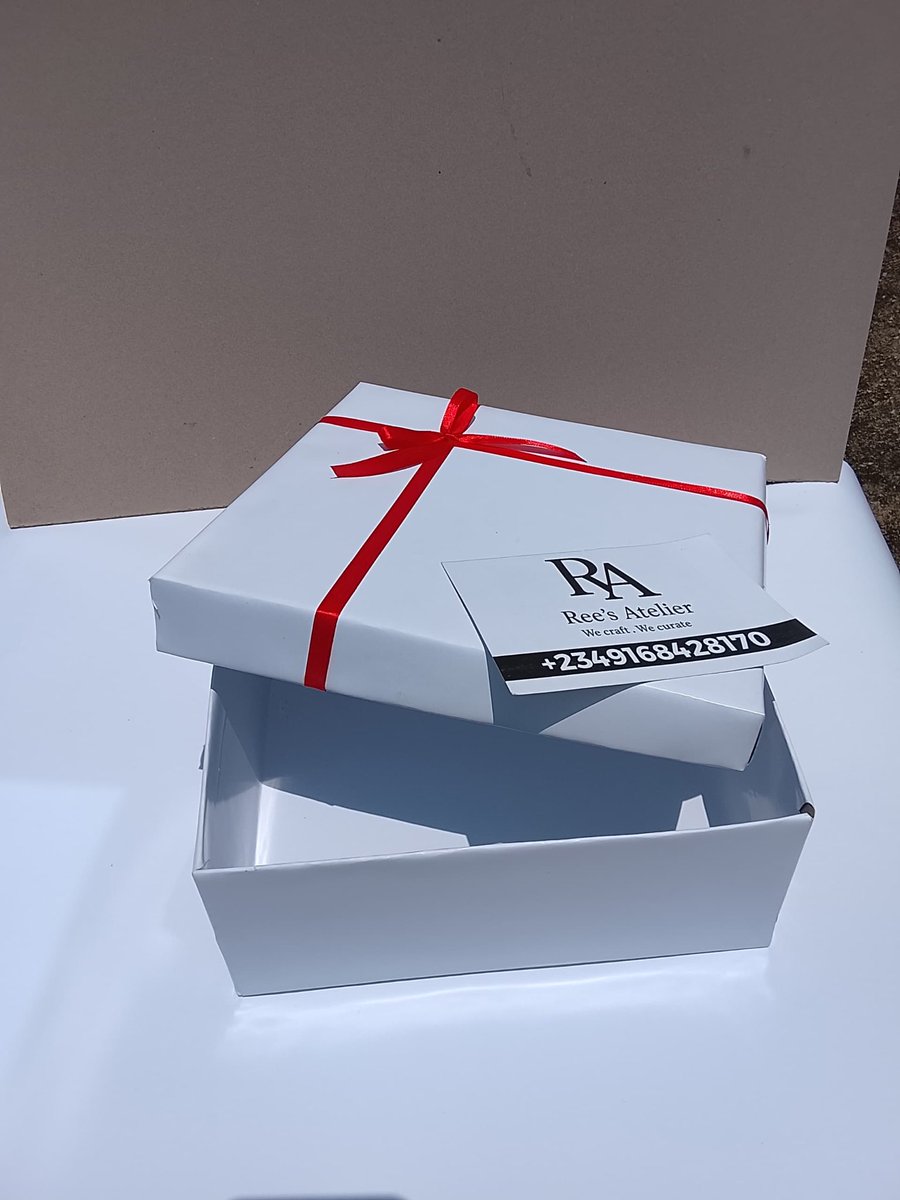 Rees_atelier's tweet photo. Clean
Craft by me ❤️❤️💯
#giftboxmakerinuyo #giftboxes #uyo
#paperbags https://t.co/o8pu89AeQN