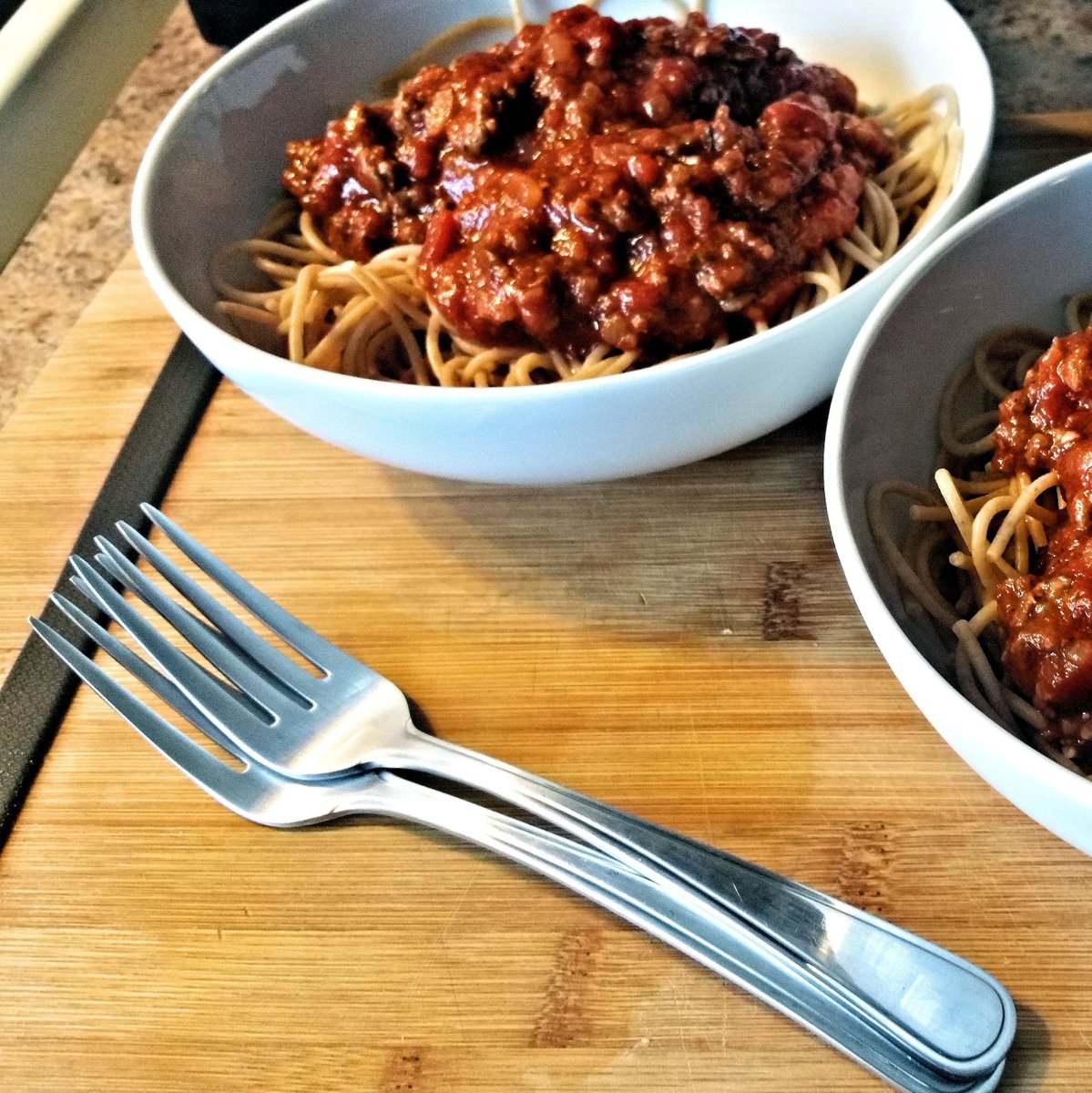 EvelynChartres's tweet image. Spaghetti Italien

This #Recipe has been in my family for generations and serves as a base for other #Dishes. For example, I used this #Sauce with fries and cheese curds to make an Italian poutine. It also makes an excellent base for a Lasagna. #Recipes #Spaghetti #Italian
