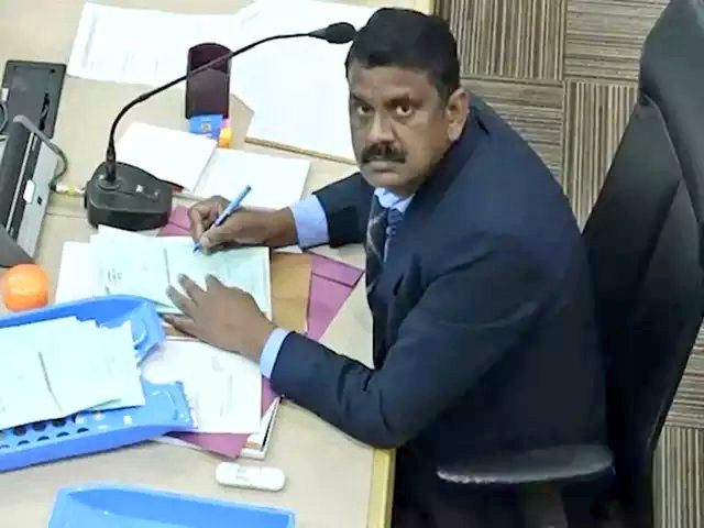 Rofl Gandhi 2.0 🏹 Commentary tweet media