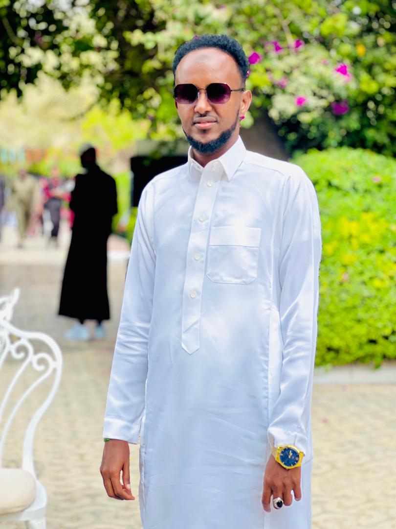 Awilobsie's tweet photo. Happy Eid to family, friends, and the entire Muslim community. https://t.co/ncxZDQ6ew4