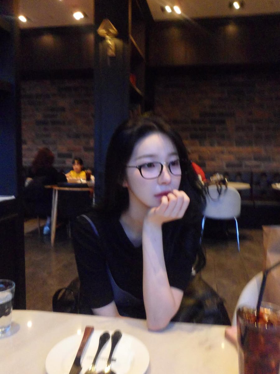 51417s's tweet photo. 260320 #백지헌 #지헌 인스타 https://t.co/QwGdCfwRYC