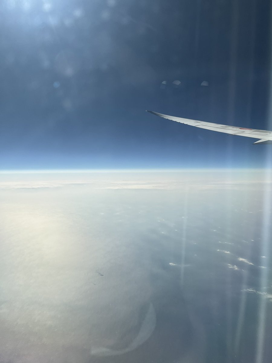 Shin_lock's tweet photo. 仕事に疲れたので綺麗な海に癒されにきました。

久しぶりに飛行機乗ったな✈️ https://t.co/JBSKBxFvaL