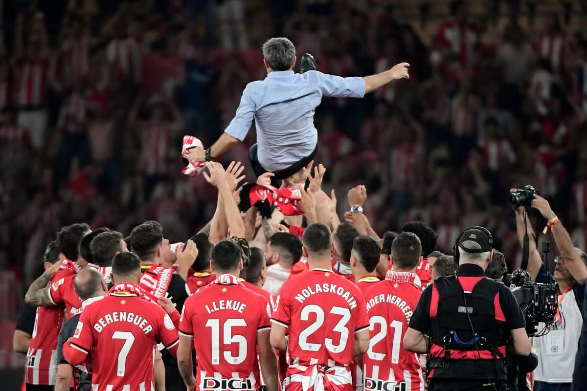 Que sea esperado no hace que duela menos.

Gracias por devolver la Copa a Bilbao 40 años después, por hacernos soñar con la Europa League y por meter a tu Athletic en Champions una vez más. Nos quedan 10 partidos juntos.

❤️ Mila esker ilustre, eres una “fucking legend”.