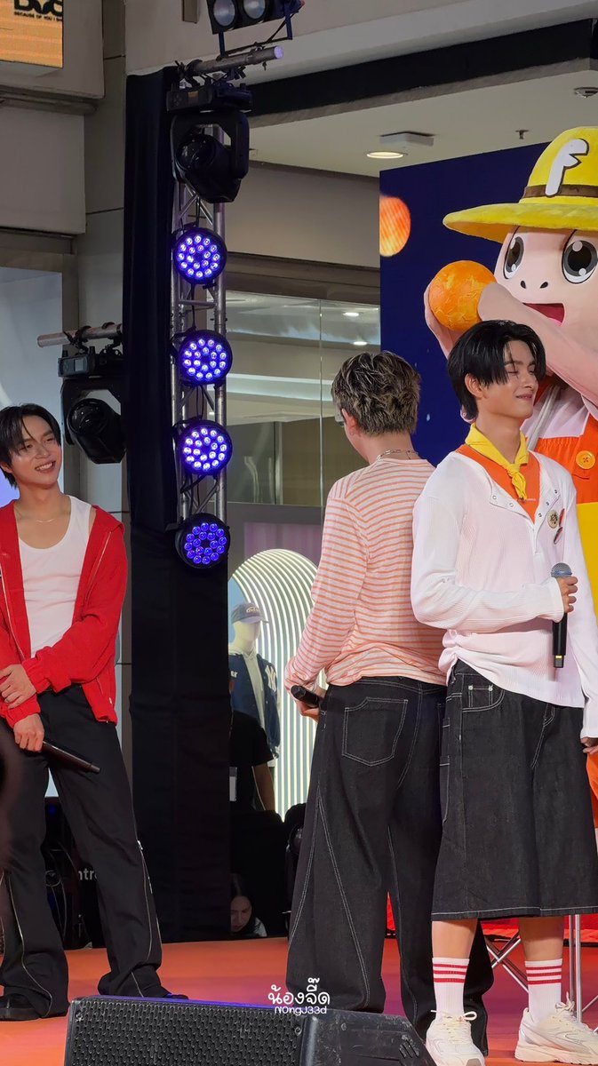 ดูรีแอคหลานจั๋งตอนขุนฮ้าทเล่นเกมคู่กัน55565566546655655555 ยิ้มจนเหงือกแห้ง

#USEFULFOODXBUS
#KHUNPOL #HEARTchuthiwat #JUNGT