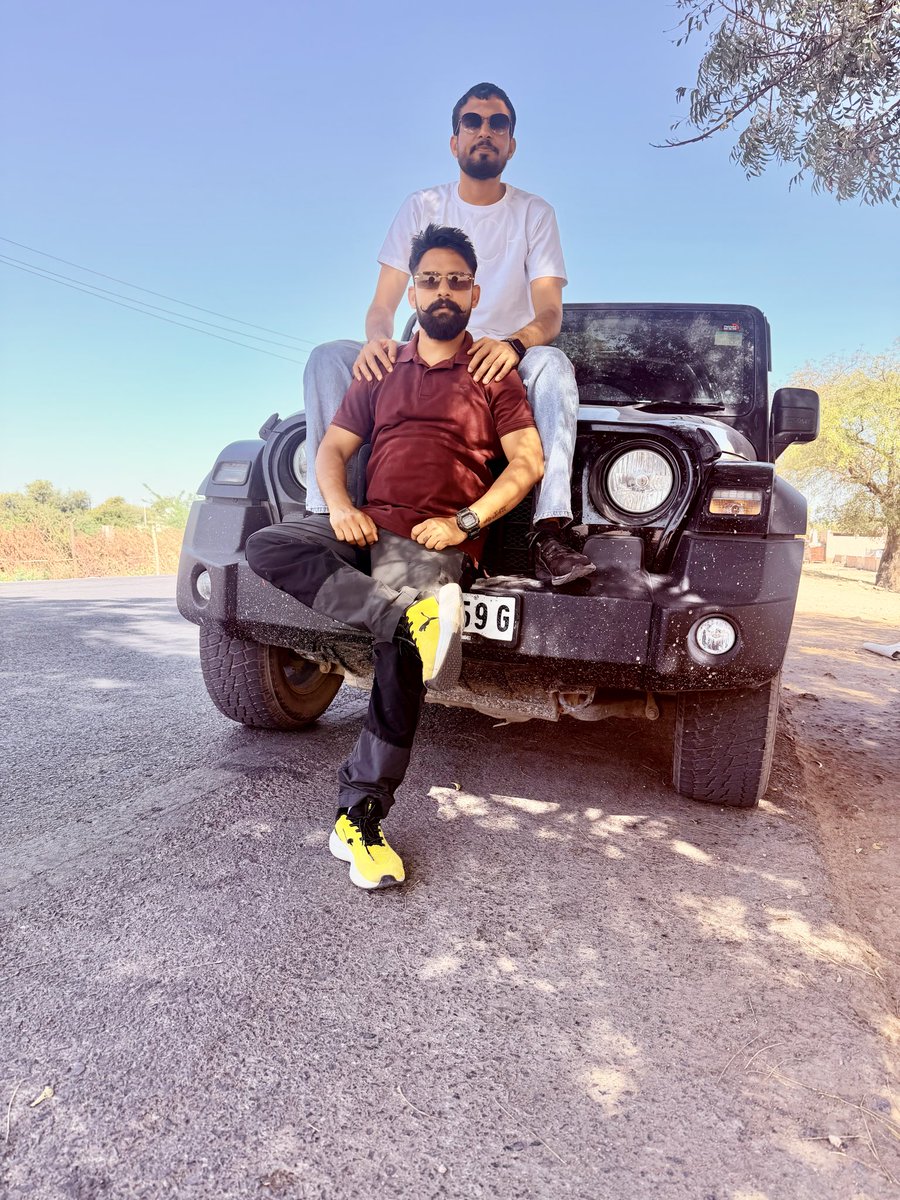Jattviru36's tweet photo. “अच्छी किताबें और अच्छे लोग,
 तुरन्त समझ में नहीं आते ........
उन्हें पढ़ना पड़ता है ll
#brother❤️
#jattland🫰
 #brotherfromanothermother❤️❤️
#bhaichara 💪 https://t.co/rPv6QBwzJe