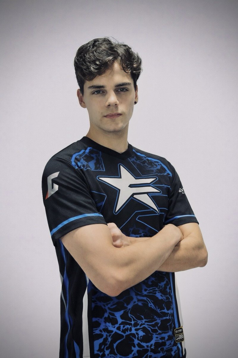 FouL.Max tweet media