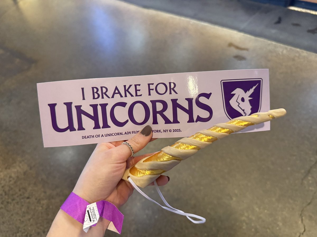 eryn ౨ৎ tweet media