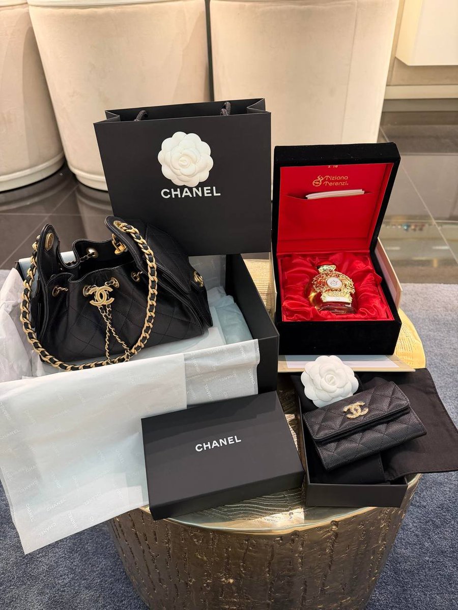 Shubham08143344's tweet image. Good things don't wait! Order your favorite items today and bring them home tomorrow! Treat yourself to a little treat and add a touch of happiness to your life. Shopping is a ritual that makes ordinary days shine! ✨ #ShoppingSharing #LittleJoysInLife #HappyShopping