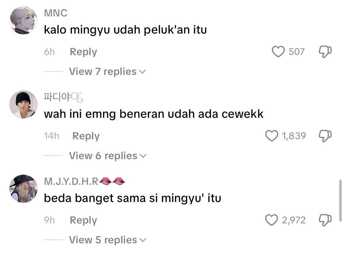 val_acousticc's tweet photo. eh it's starting to not be funny anymore (not like it ever was). kalian pikir kalian kenal mingyu kah? stop sama narasi kalian "mingyu si cowo over friendly" "klo mingyu udh peluk2" mingyu a mingyu b mingyu c. DIEM AJG DIEM?????? lu pada GAK KENAL MINGYU LU PADA CMN FANS. mingyu was just living his NORMAL LIFE as a 29 year old grown man, and what makes you all think you can call him names like that???
eh cukup ya. tau batesan sebagai fans. mau blg becanda kek apa kek GALUCU. you guys are just TOO MUCH. touch some fucking grass karena mau mingyu cheol siapapun GAK AKAN MAU SM KALIAN.