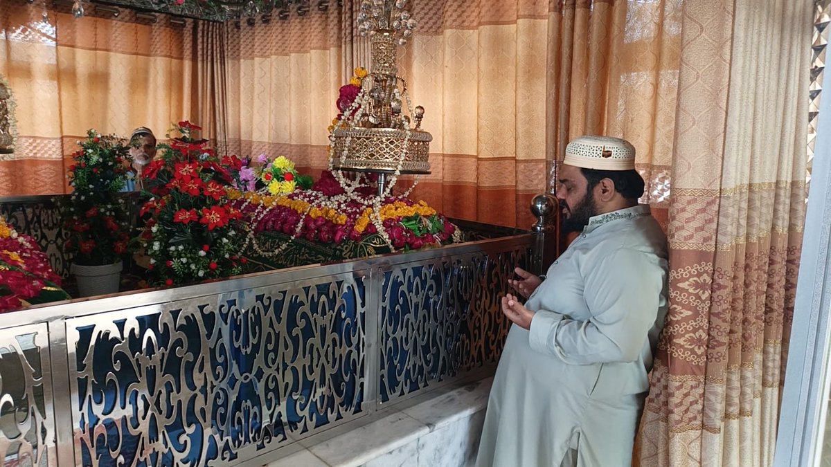 HammadSGohar's tweet photo. As we stand at the closing moments of Ramadan, on this blessed Jumu’ah, let us remember that this month was not only about fasting from food and drink but about purifying our hearts, softening our souls, and strengthening our connection with the Creator and His creation. https://t.co/3JvUGjjYB2