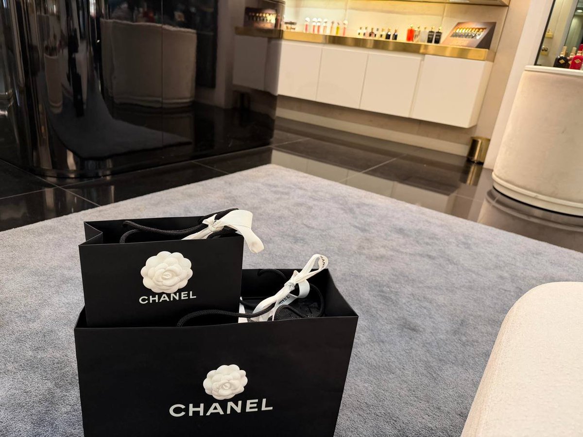 Amy196357's tweet image. Good things don't wait! Order your favorite items today and bring them home tomorrow! Treat yourself to a little treat and add a touch of happiness to your life. Shopping is a ritual that makes ordinary days shine! ✨ #ShoppingSharing #LittleJoysInLife #HappyShopping