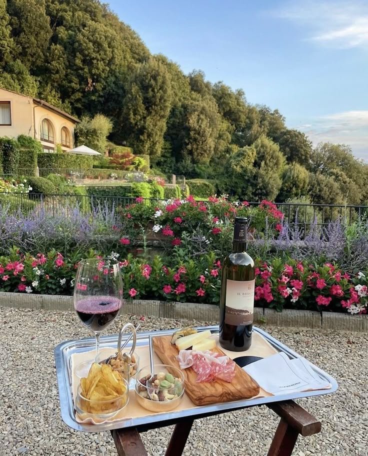 Destination Diaries tweet media