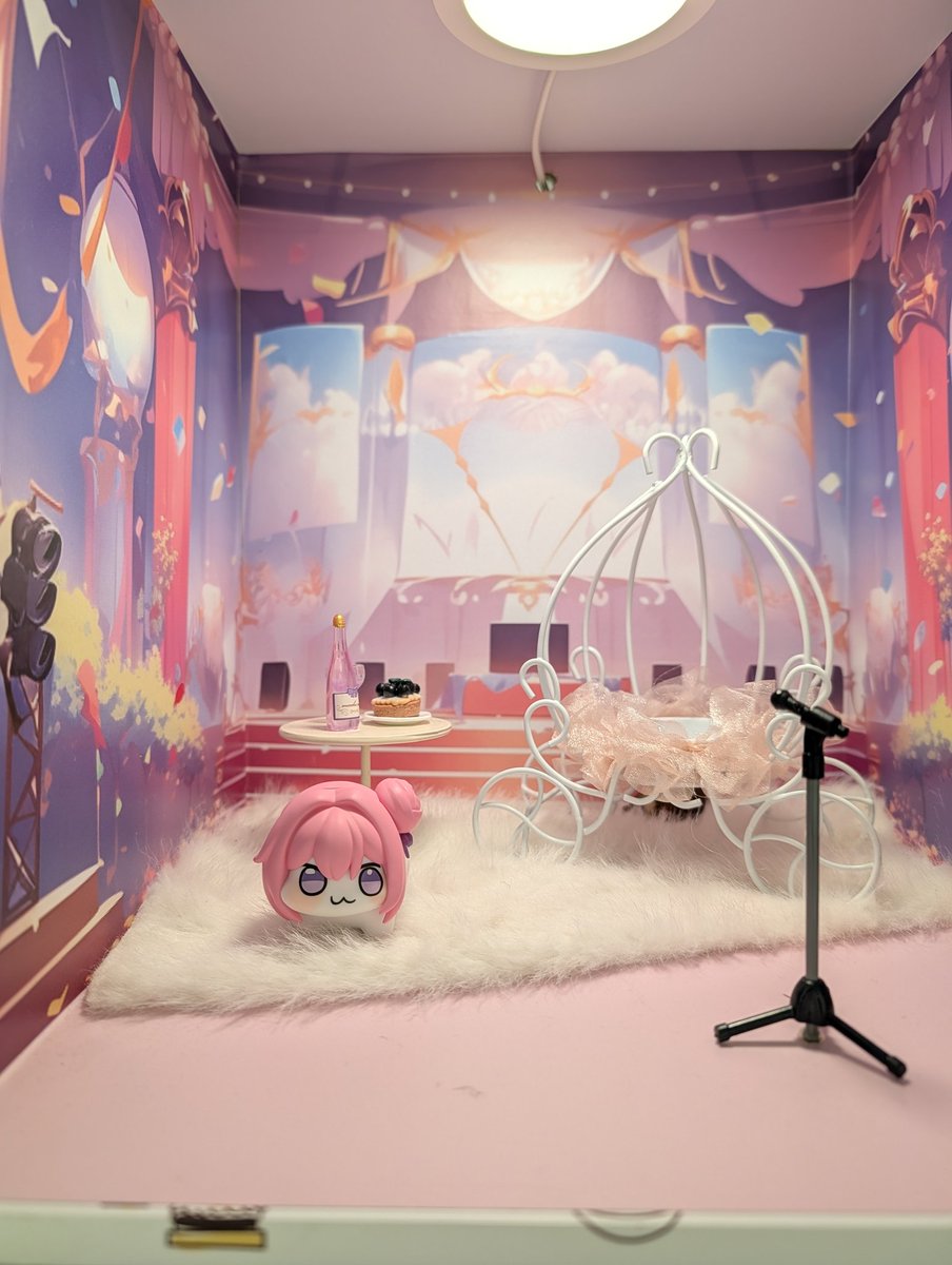 カツラ tweet media