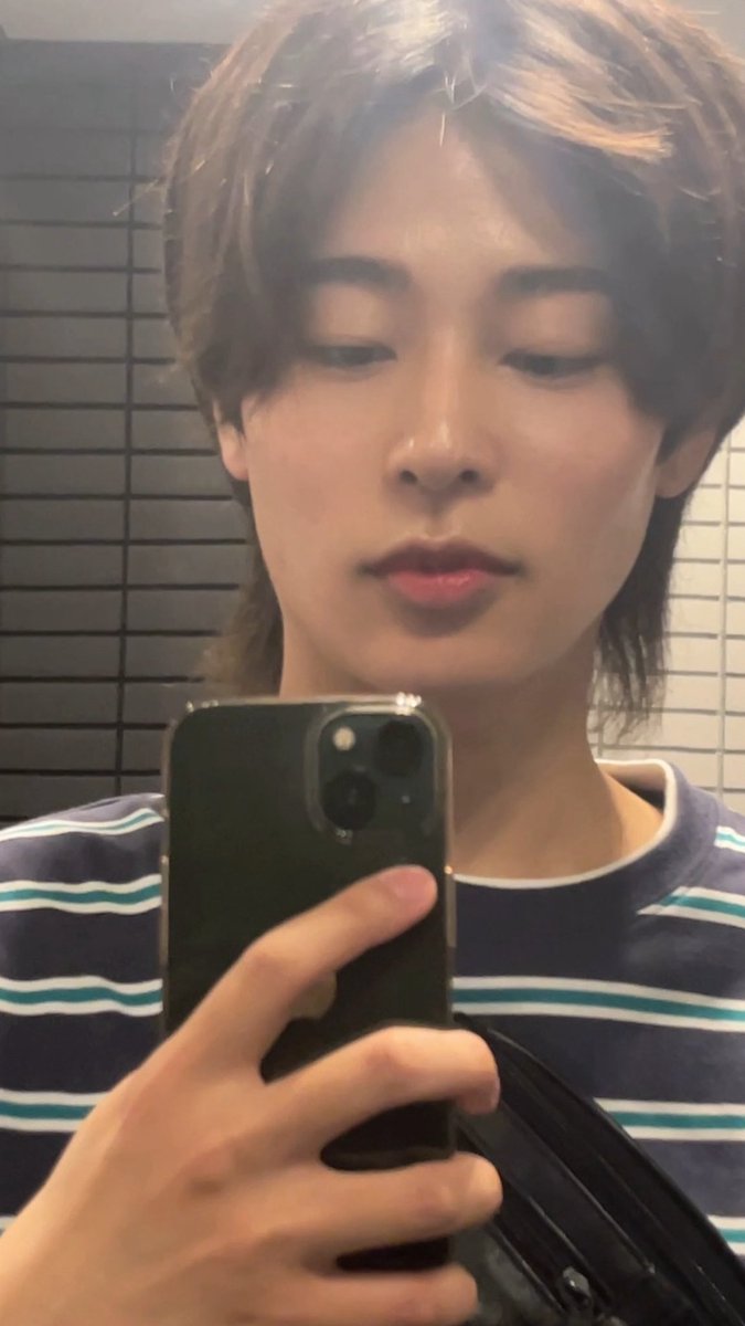 しみず tweet media