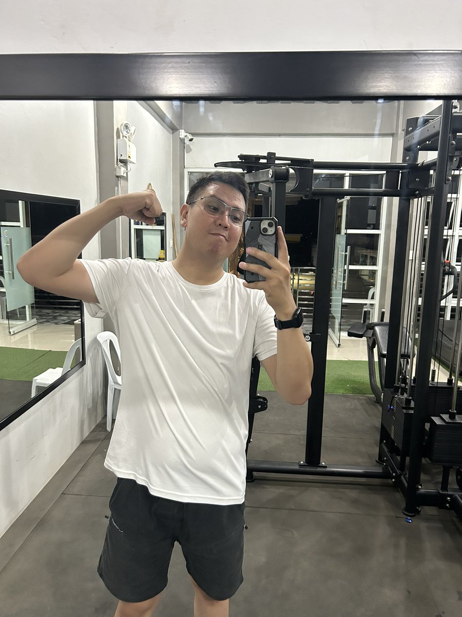 Hugot King💯 tweet media