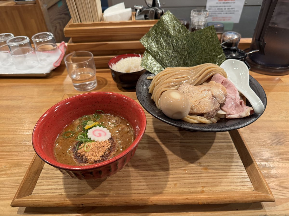 三連休初日からクライマックス🔥
290キロ走って昼晩同じラーメン屋でまぜそば、つけ麺食ったぞ💪💪
麺の極　はなみち、通常メニューがマジで味濃くてうまい！
盛岡住んでる人マジで羨ましい