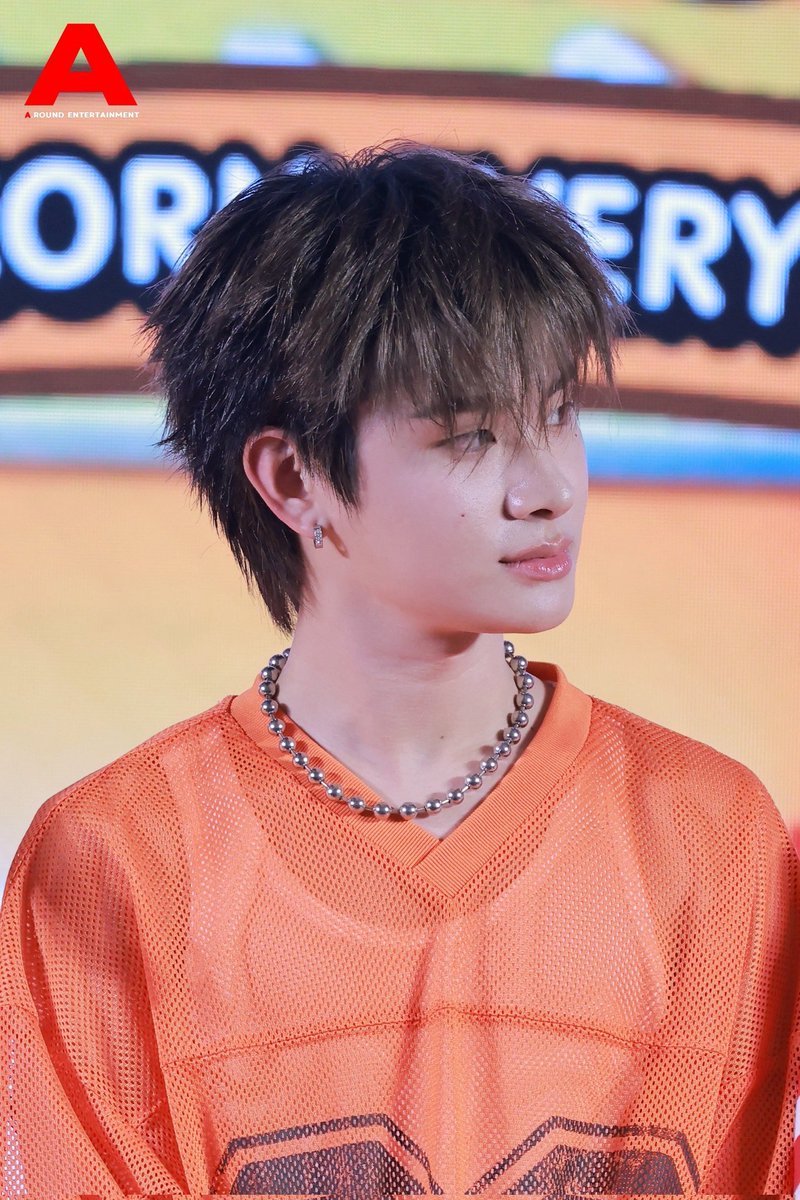 น้องไทยเวลาเอาผมลงแล้วหล่อน่ารักมาก ชอบจังน้อออออ

#THAIchayanon 
#USEFULFOODXBUS