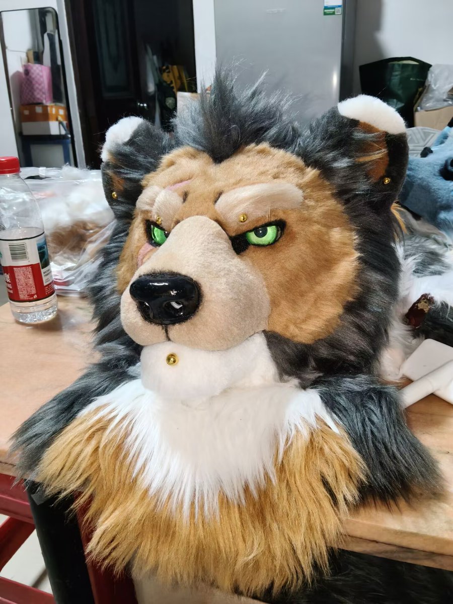 New commission head display! Bear with various perforations.
Owner：@riseBernold
#furry #fursuit #fursuitmaker #fursuiter #fursuitforsale #fursuiting