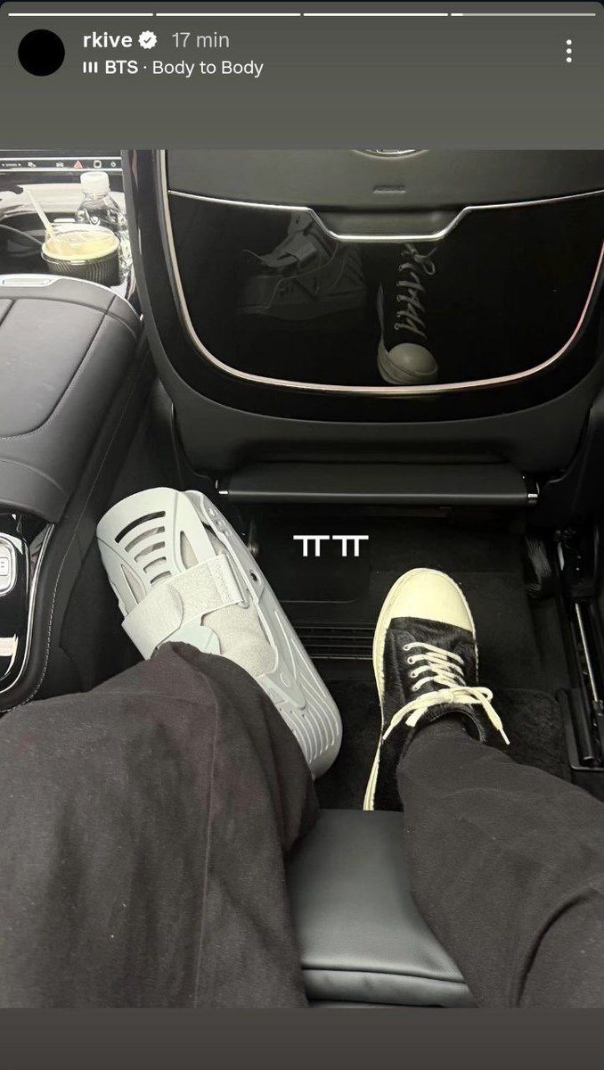 #IG • RM via story 

— Namjoon atualizou seu story do instagram mostrando o pé imobilizado, após a notícia recente sobre sua lesão

🐨: “ㅠㅠ”