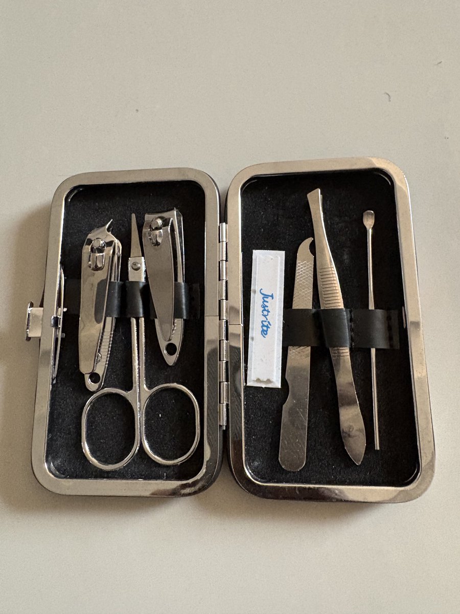 DEMAN005 tweet media