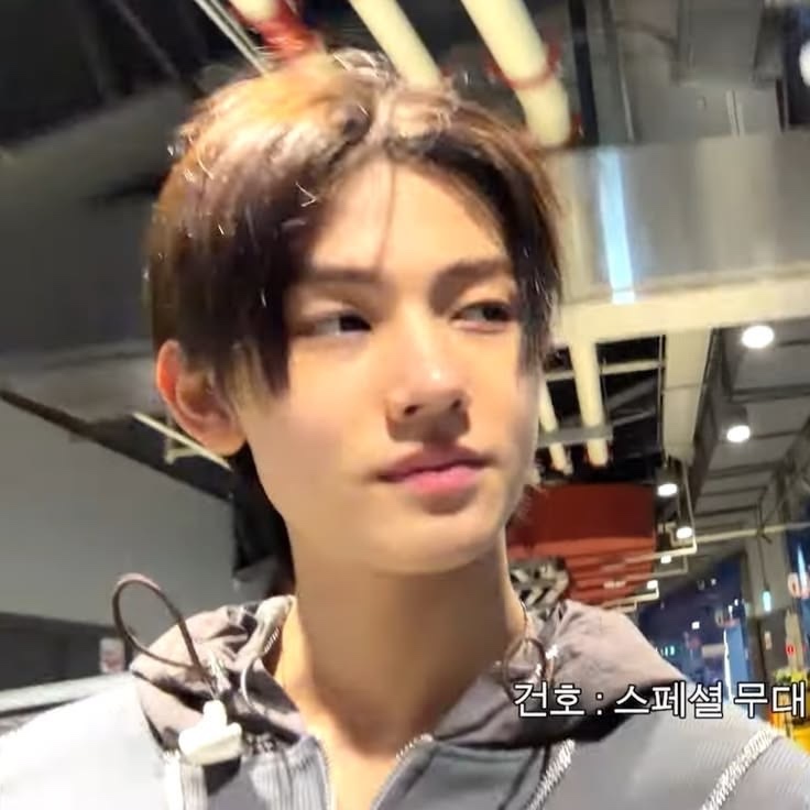 Base umum bisa follow @cornerfess tweet media