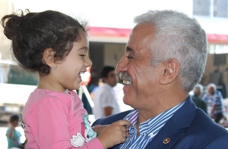 Halkımızın bayramını 
yürekten kutluyor,
sağlıklı, huzurlu, mutlu 
nice güzel bayramlar 
diliyorum.