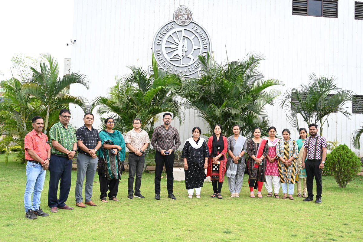Embracing a small step towards a big cause—promoting Odisha’s rich handloom heritage!
Director ,ROTI, officers &amp; officials proudly don handloom to support local artisans.