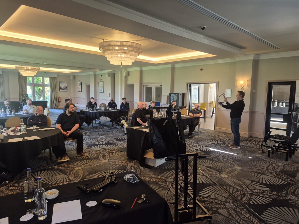 elapmobility's tweet photo. Another great day training our partner companies on the @Kivi_ita  product range yesterday!🧑‍🔧🚘 https://t.co/6prtZfJY04