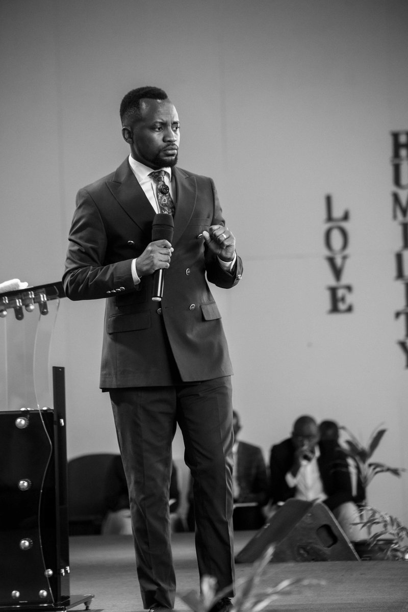 PBKagyezi's tweet photo. Grace to lead is found in serving others. 

Child of God, never desire authority if you are not a servant. Service proceeds promotion. You must serve everyone, and everyone will honor you. https://t.co/hByN16UQ6L