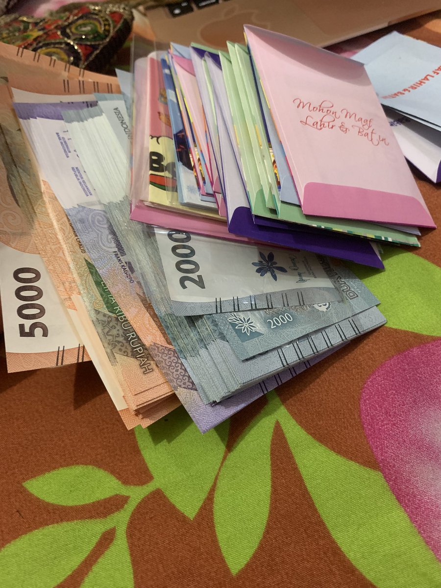 manusiasetengah tweet media