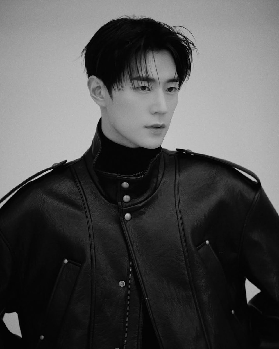 이런 컨셉으로 차기작 나오면 기절할듯.🫠🫠🫠🖤
진짜 섹시하고 마초적인 캐릭터로 드라마나, 영화 한 번 해줬으면 좋겠다.
난 테토남 박서함도 보고싶어. 😍😍😍

#박서함 #parkseoham #npio