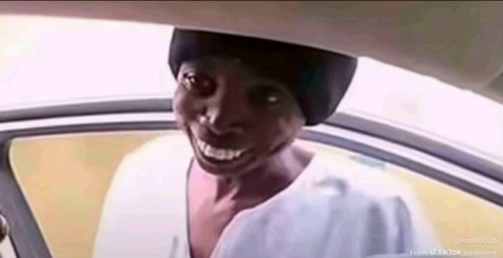 G_FAV_'s tweet photo. @Chinemerem122 @itelNigeria Na this brain you take marry? https://t.co/g8B0sEWK7w