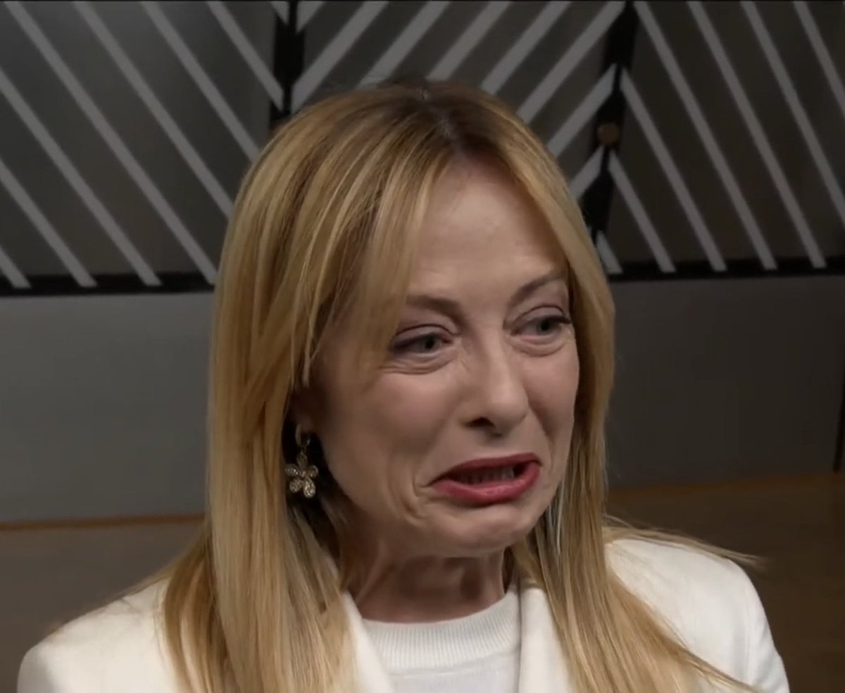 L’espressione di quando apri il frigo
e trovi Delmastro
ancora lì.