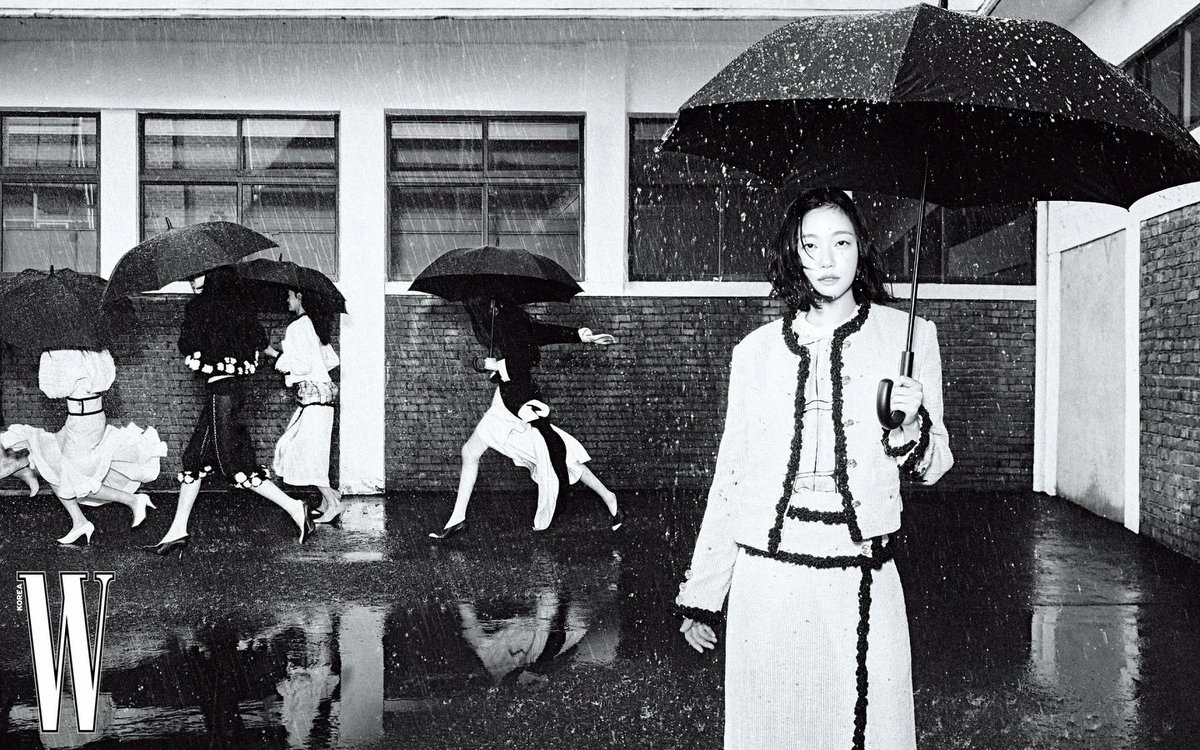 ᴅᴀʏ tweet media